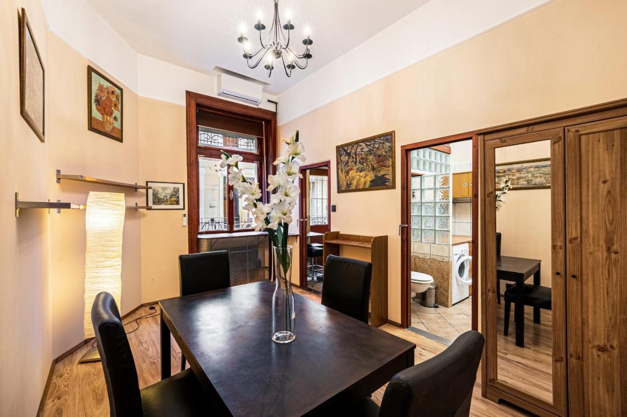 Oktogon Beautiful Relaxing Apartment Budapeste Exterior foto