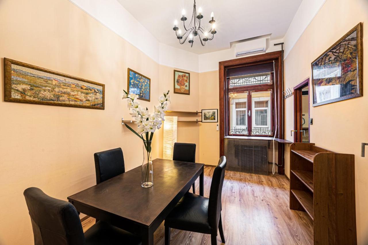 Oktogon Beautiful Relaxing Apartment Budapeste Exterior foto