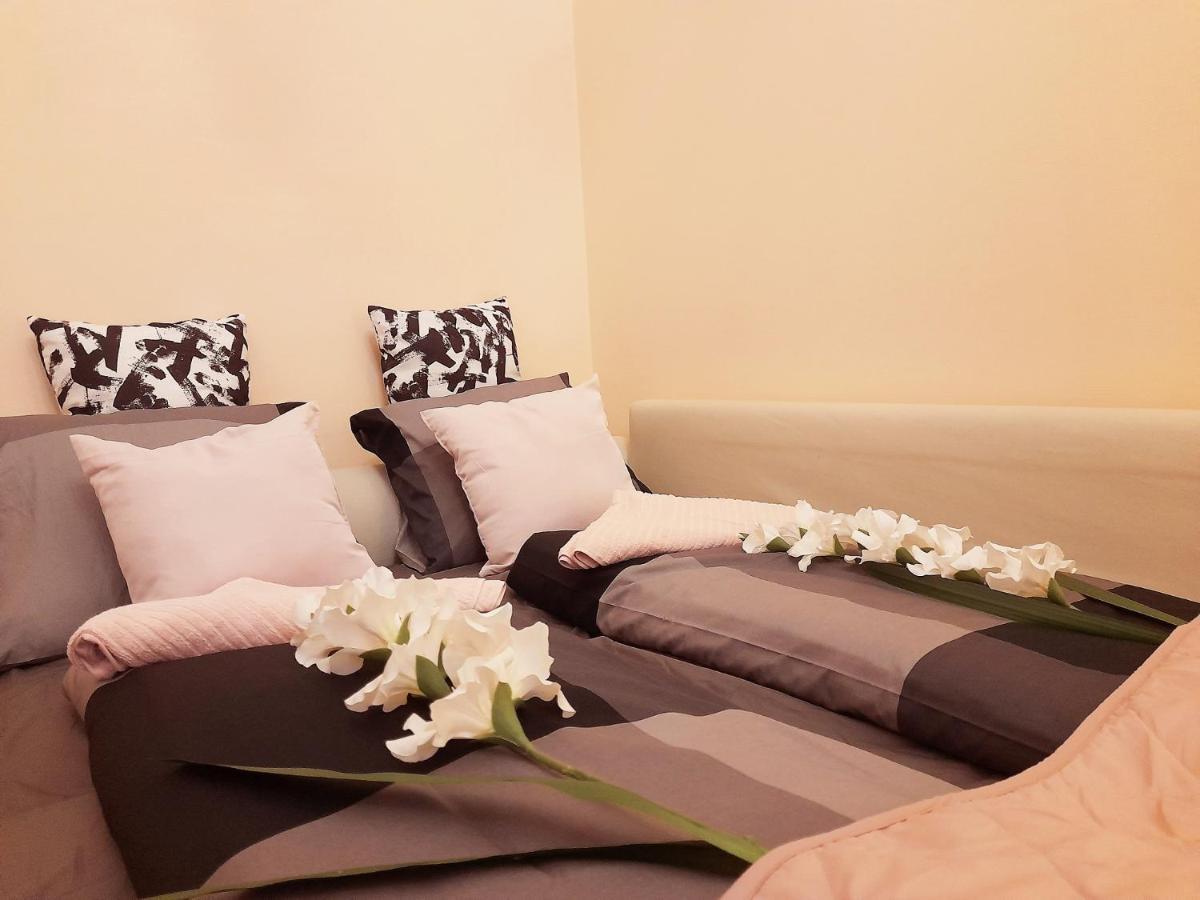 Oktogon Beautiful Relaxing Apartment Budapeste Exterior foto